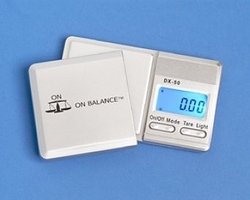 DX scale váha s váživostí 50g / 0,01g, stříbrná